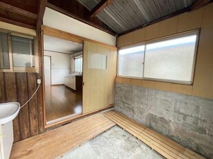 松の木町12番17号貸家の物件内観写真